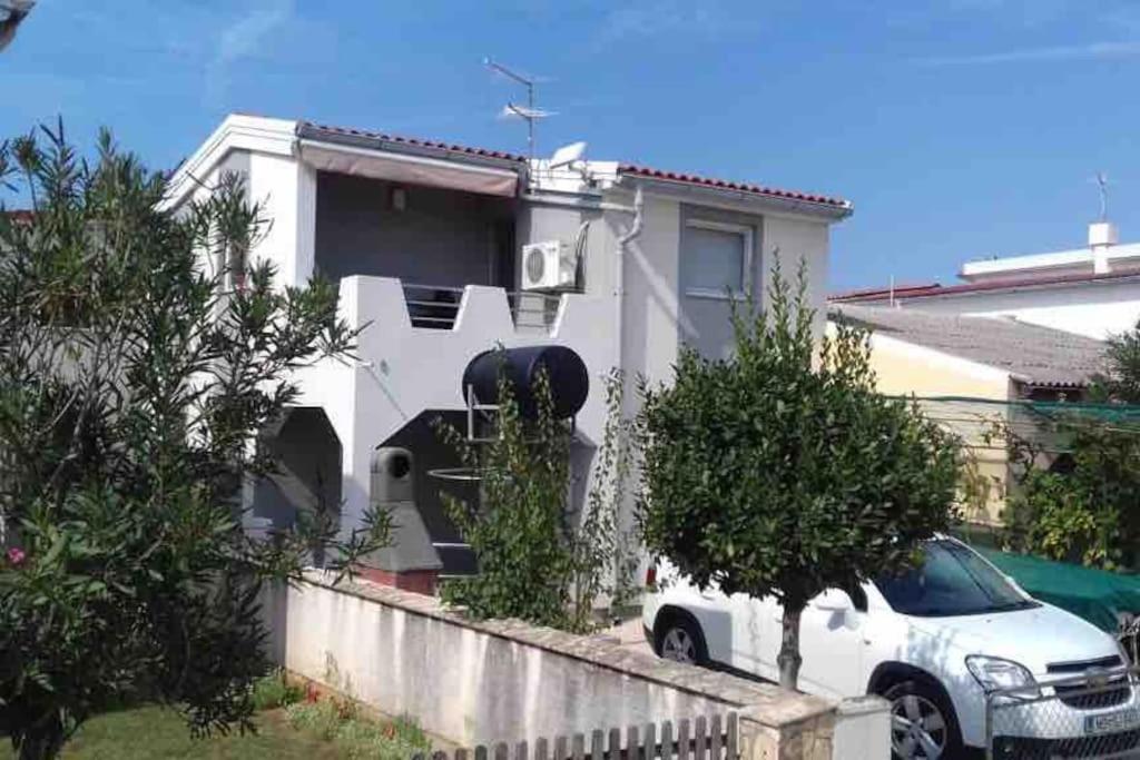 Apartment Mona Vir Exterior photo