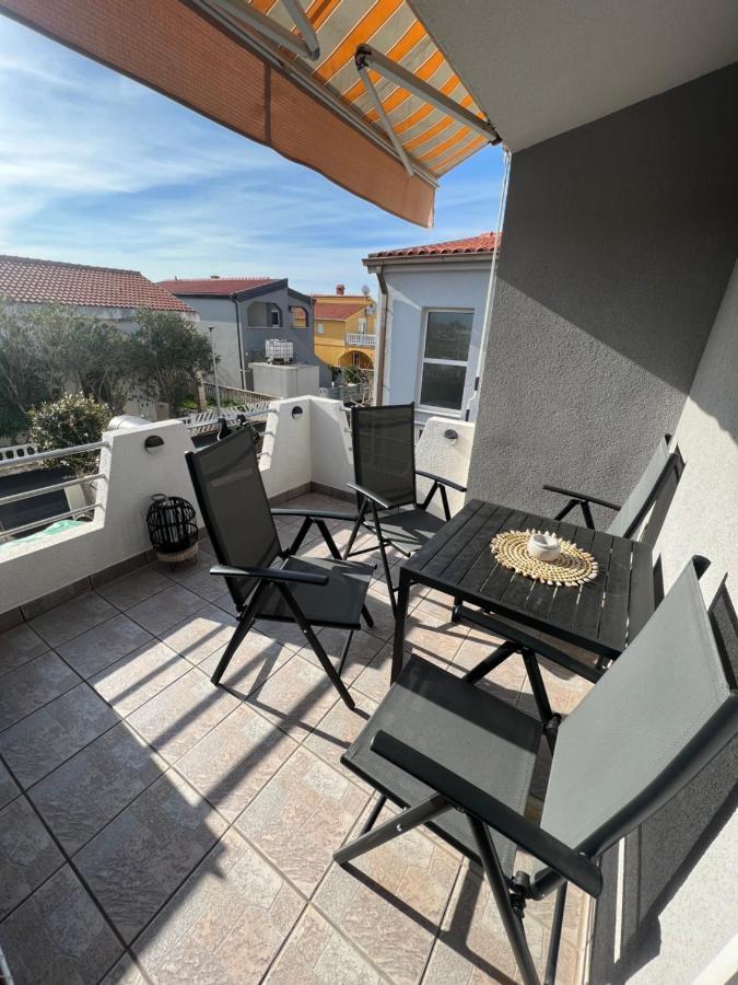Apartment Mona Vir Exterior photo